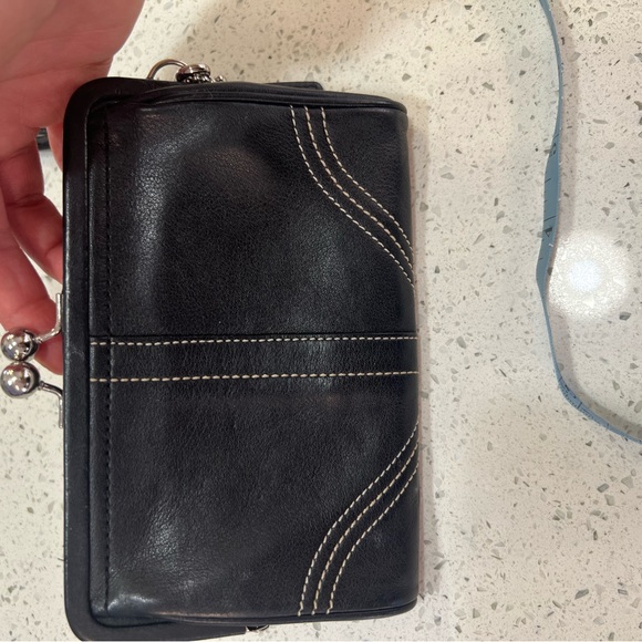 Authentic Coach Vintage SoHo Kiss lock wristlet Black - Picture 10 of 11
